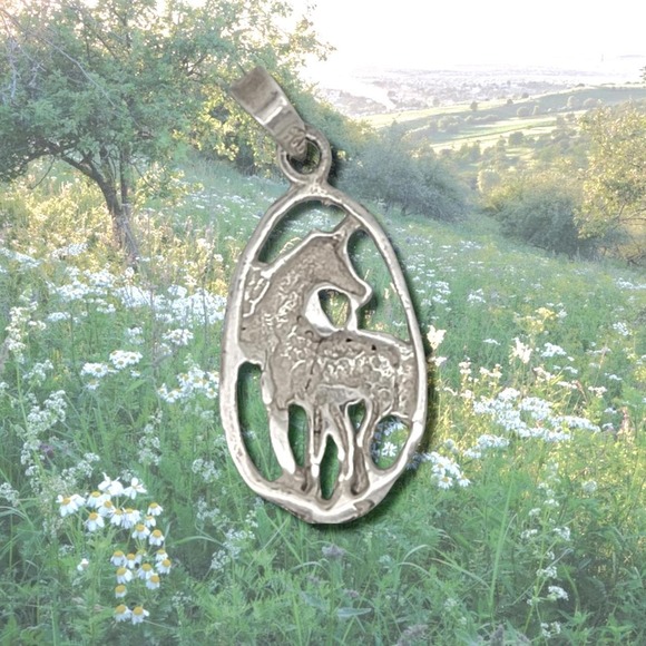 Vintage Framed 925 Sterling Silver Unicorn Charm - Picture 2 of 4